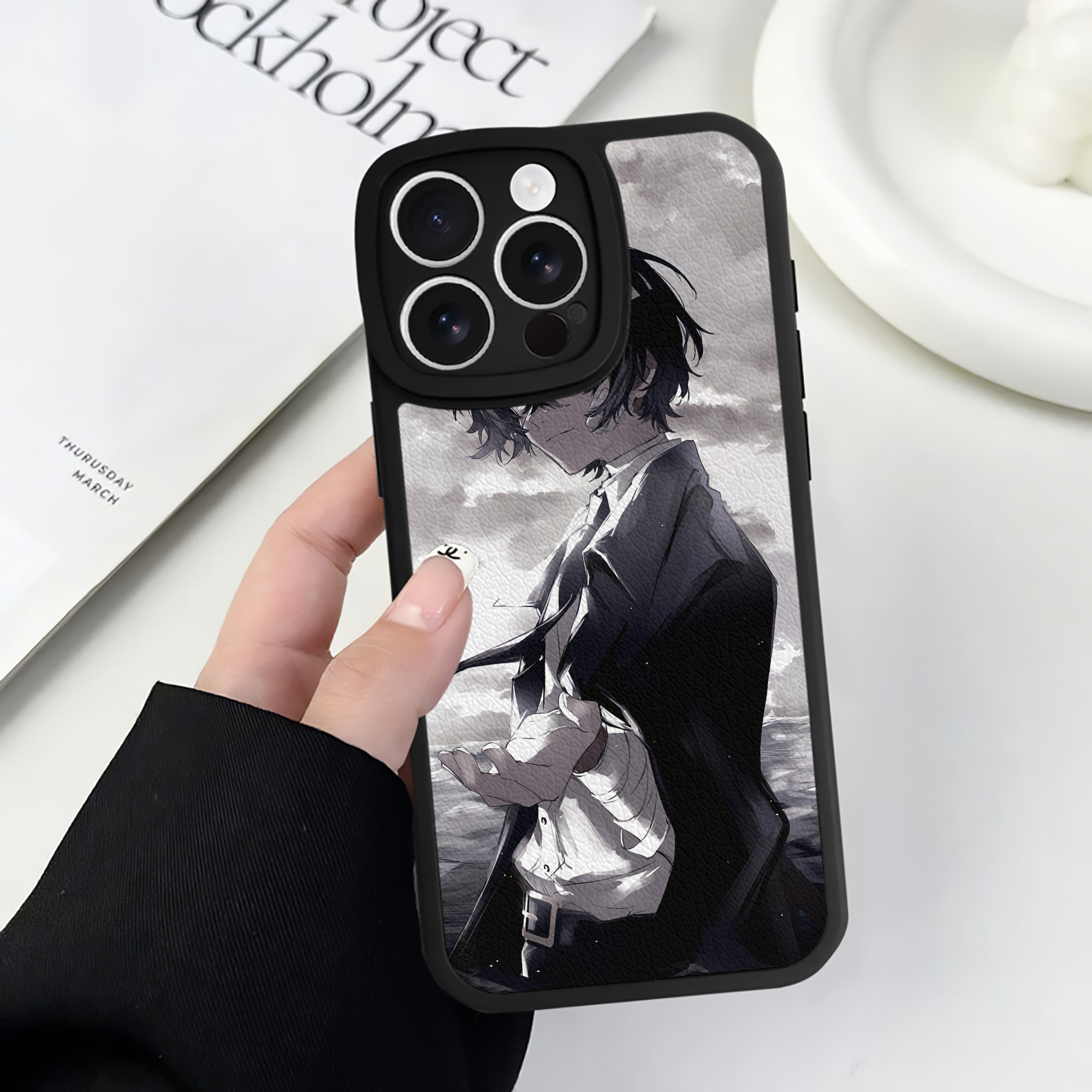 （画像用） 文豪ストレイドッグス Bungo Stray Dogs 【iPhone 16シリーズ対応】シリコンスマホケース（レザー調） 材質：シリコン